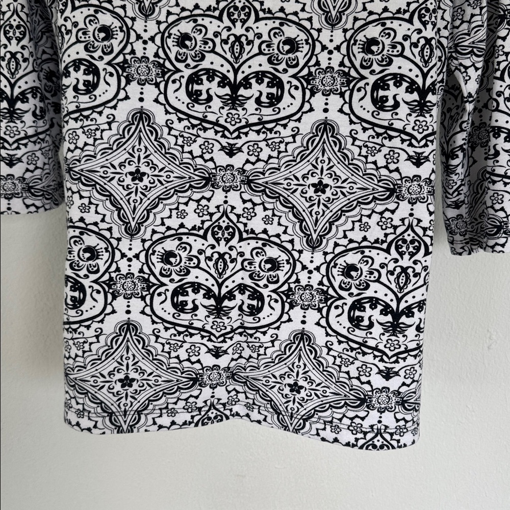 Coral Bay black white henna medallion print notch neckline 3/4 sleeve top small - Picture 12 of 15